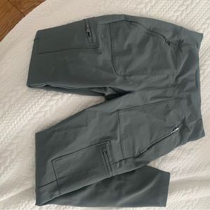 ATHLETA Headlands Hybrid Cargo tights Leggings Sz 8